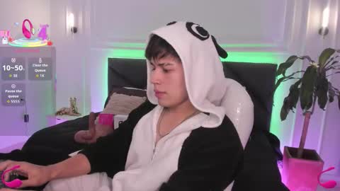 JORDAN online show from 10/31/25, 09:05