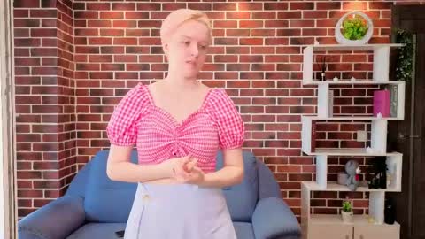 Ellie online show from 05/13/26, 08:44