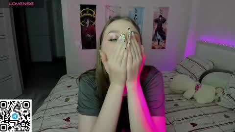 Mila online show from 05/08/26, 03:45