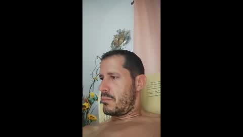 Snapshot of jose_985 chatting on 04/22/26, 01:30 jose_985 online show from 04/22/26, 01:30