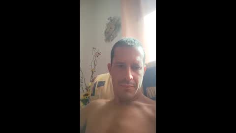 Snapshot of jose_985 chatting on 04/26/26, 04:37 jose_985 online show from 04/26/26, 04:37