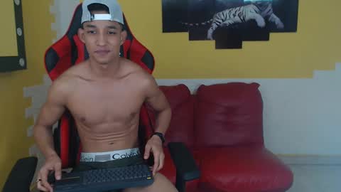 jose_sexycumm online show from 12/24/24, 12:22