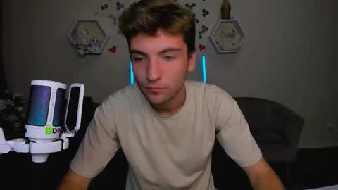 joseph_bear_ online show from 09/12/25, 07:14