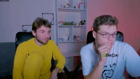 joseph_bear_ online show from 10/09/25, 07:23