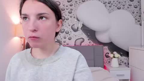 Snapshot of josephinerowe chatting on 04/17/26, 12:19 Josephine online show from 04/17/26, 12:19