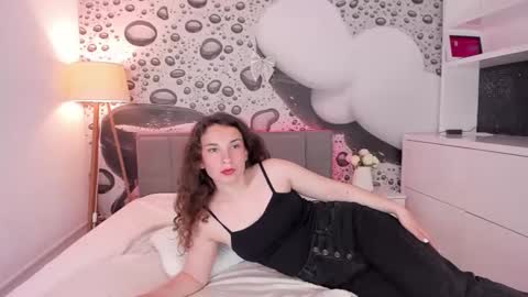 Snapshot of josephinerowe chatting on 04/19/26, 06:10 Josephine online show from 04/19/26, 06:10