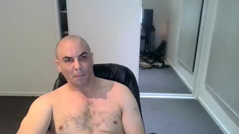 josh_aus333 online show from 10/15/25, 12:27