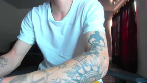 Snapshot of joshmiller_ chatting on 11/25/25, 01:22 Josh online show from 11/25/25, 01:22