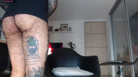 Snapshot of joshreps chatting on 01/18/25, 04:15 Josh ----- online show from 01/18/25, 04:15