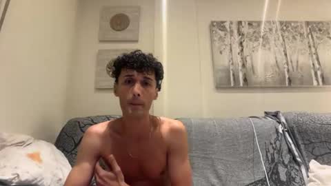Snapshot of josjoseik chatting on 06/20/26, 12:58 MorbosoMaximo online show from 06/20/26, 12:58