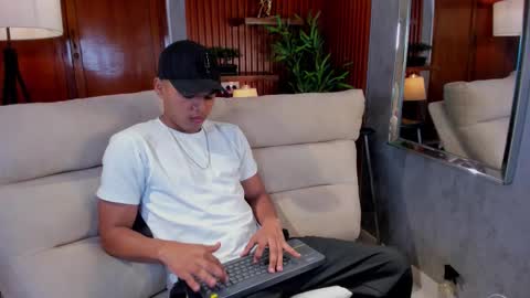 Snapshot of josseph_smit_ chatting on 03/03/26, 11:27 Josseph online show from 03/03/26, 11:27