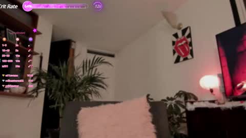 josephine   independent model    online show from 03/06/25, 10:36