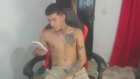 josue_linares online show from 11/03/25, 03:41