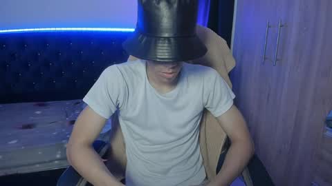 josy online show from 04/12/26, 02:49