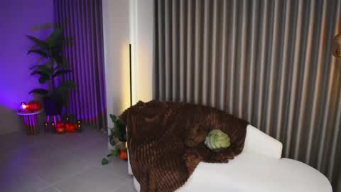 Snapshot of jovanna_smyth chatting on 10/27/25, 07:51 Jov online show from 10/27/25, 07:51