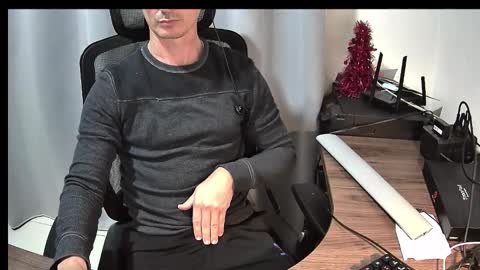 Matias online show from 12/16/25, 05:45