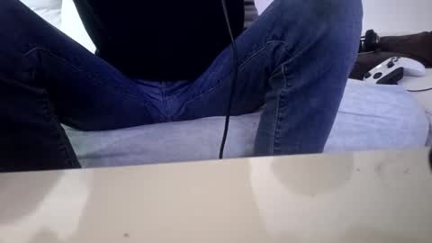 Snapshot of jovenduro84 chatting on 10/19/25, 10:05 jovenduro84 online show from 10/19/25, 10:05