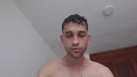 Snapshot of jovenvergonguapo09 chatting on 01/17/26, 01:05 Van Helsing online show from 01/17/26, 01:05