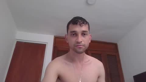 Snapshot of jovenvergonguapo09 chatting on 01/18/26, 01:26 Van Helsing online show from 01/18/26, 01:26