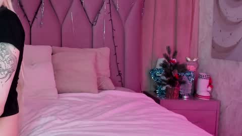 Joy Barker online show from 01/11/25, 01:43