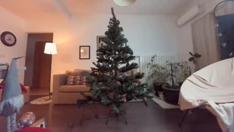 Snapshot of joycasidy chatting on 12/12/24, 03:48 CassidyJoy online show from 12/12/24, 03:48