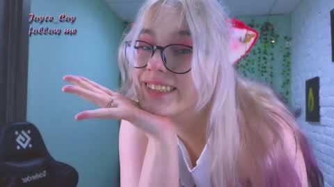 Snapshot of joyce_coy chatting on 12/21/24, 04:36 Joyce online show from 12/21/24, 04:36