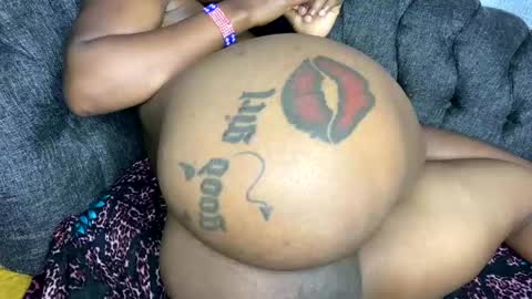 Butterflyass online show from 02/18/26, 04:19