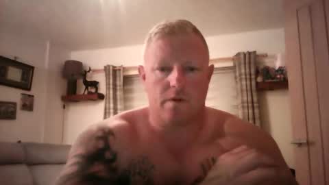 Snapshot of jp_sparky chatting on 09/11/25, 08:42 jp_sparky online show from 09/11/25, 08:42