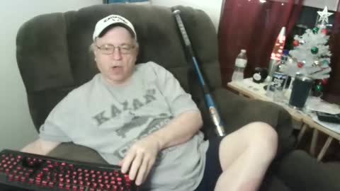 Snapshot of jpmel99 chatting on 12/24/24, 06:22 jpmel99 online show from 12/24/24, 06:22