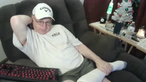 Snapshot of jpmel99 chatting on 12/29/24, 03:11 jpmel99 online show from 12/29/24, 03:11