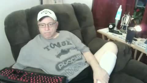 Snapshot of jpmel99 chatting on 01/04/25, 11:27 jpmel99 online show from 01/04/25, 11:27