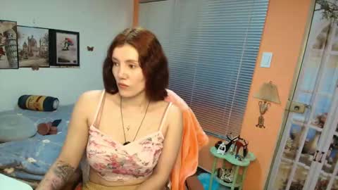 Camila Buitrago online show from 10/11/25, 02:15