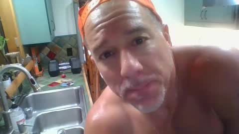 Snapshot of jroge21 chatting on 01/29/25, 03:33 jroge21 online show from 01/29/25, 03:33