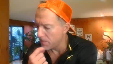 Snapshot of jroge21 chatting on 01/31/25, 01:01 jroge21 online show from 01/31/25, 01:01