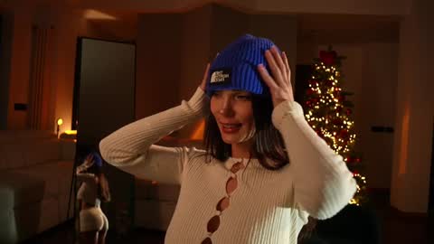 Jennifer Diaz online show from 01/04/25, 08:59