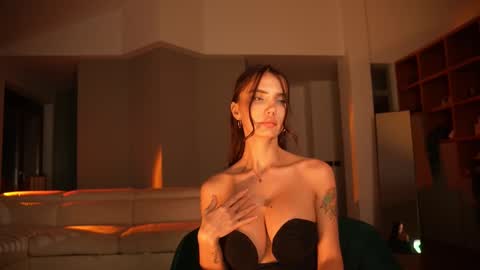 Jennifer Diaz online show from 02/16/25, 05:48