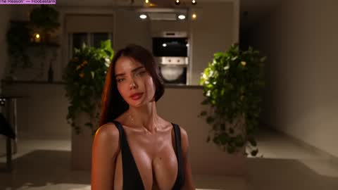 Jennifer Diaz online show from 10/04/25, 06:28