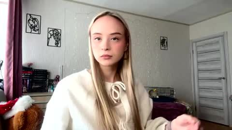 Snapshot of ju1ceanna chatting on 04/14/26, 09:15 Alice online show from 04/14/26, 09:15