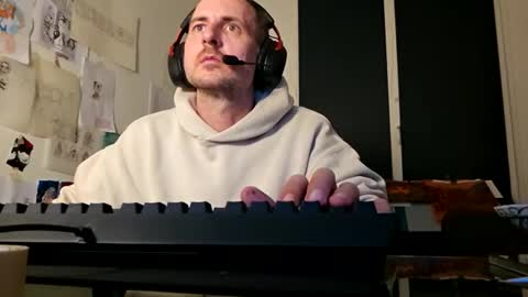 Snapshot of ju537705 chatting on 10/23/25, 03:17 ju537705 online show from 10/23/25, 03:17