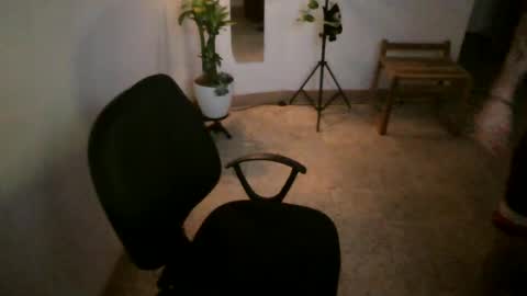 Snapshot of juan235665 chatting on 06/18/26, 02:01 juan235665 online show from 06/18/26, 02:01