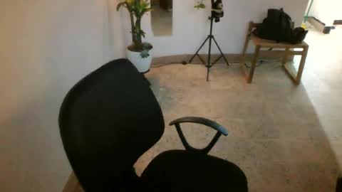 Snapshot of juan235665 chatting on 06/19/26, 02:16 juan235665 online show from 06/19/26, 02:16