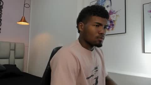 Snapshot of juan_123__ chatting on 12/19/25, 07:32 Juan123 online show from 12/19/25, 07:32