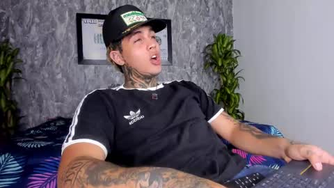 Snapshot of juan_alvarez18 chatting on 02/18/25, 04:15 juan_alvarez18 online show from 02/18/25, 04:15