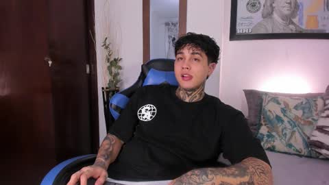 Snapshot of juan_alvarez18 chatting on 11/11/25, 04:23 juan_alvarez18 online show from 11/11/25, 04:23