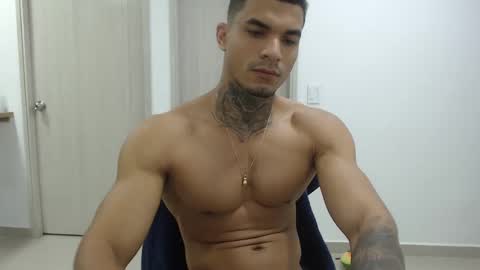 juan_gomez_1 online show from 01/15/25, 10:38