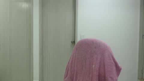 juan_gomez_1 online show from 02/21/25, 10:39