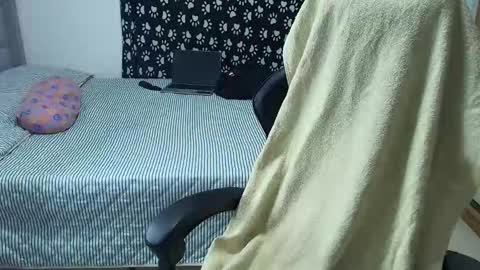 juan_gomez_1 online show from 10/30/25, 09:33