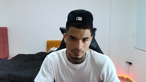 juan_gomez_1 online show from 11/27/25, 12:02