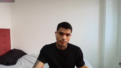juan_gomez_1 online show from 04/18/26, 09:48