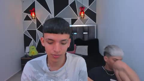 Snapshot of juan_nd_steven chatting on 04/19/26, 11:42 JuanSteven online show from 04/19/26, 11:42